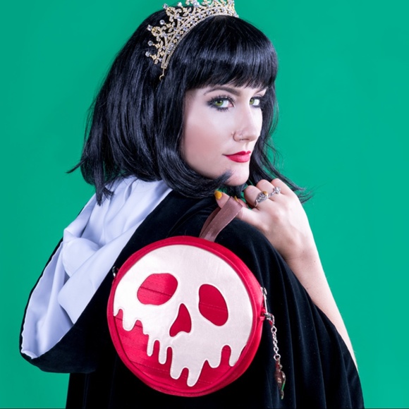 Harveys Handbags - Harveys Disney Snow White Evil Queen Poison Apple